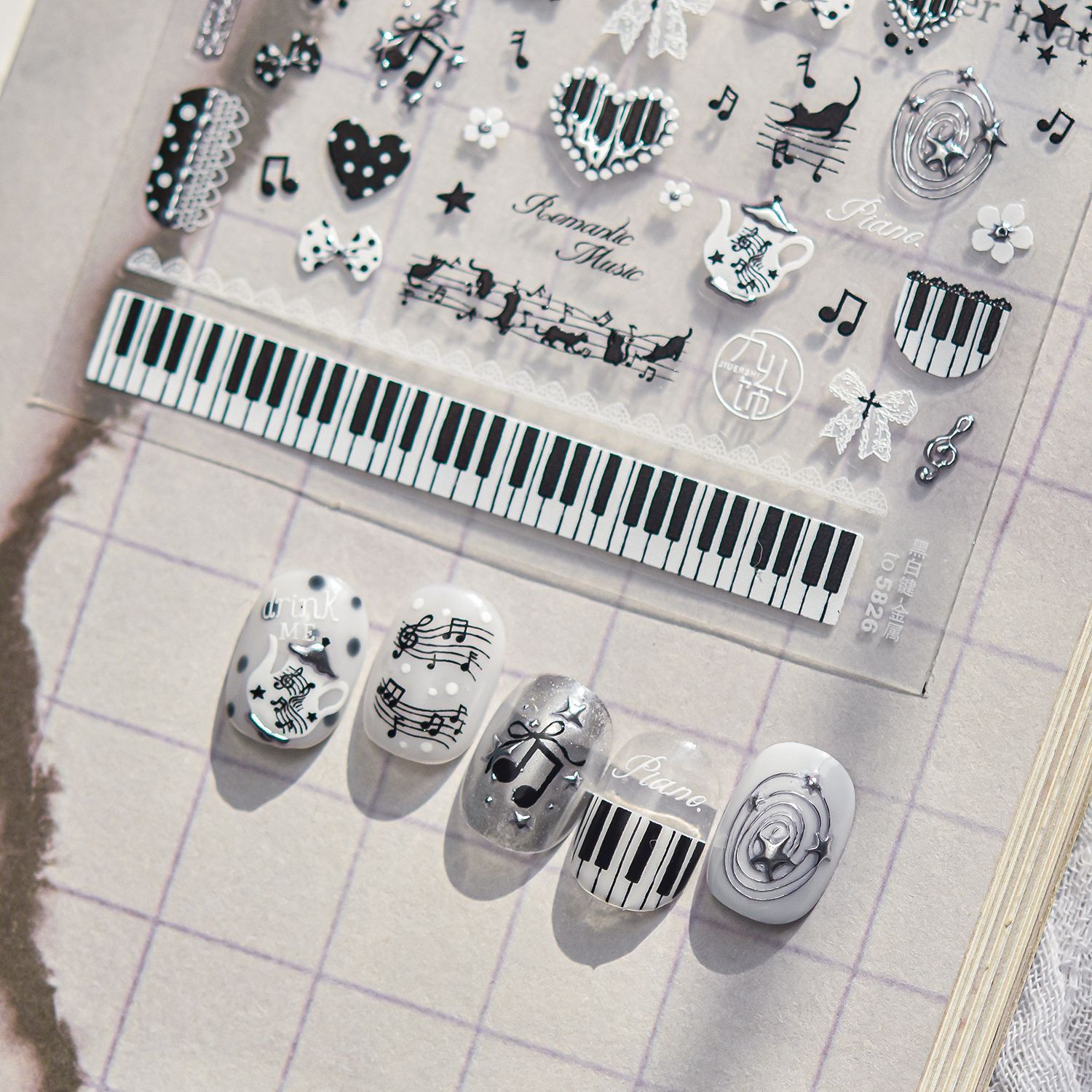 Musical Instrument Images - ملصقات أظافر ثلاثية الأبعاد بتصميم مفاتيح